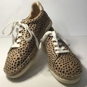 Universal Thread Sneakers, Camel With Black Dots Size 7 NWOT